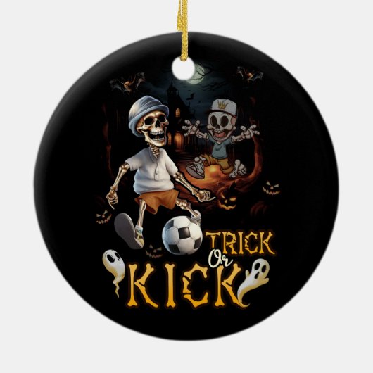 Fußball-Skeleton-Spieler Halloween-Trick oder Kick Keramik Ornament (Hinten)