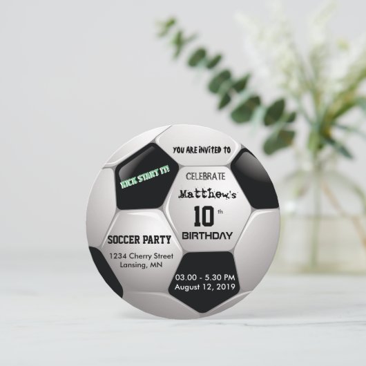 Fußball Spaß ⚽ Geburtstag Episches Party Einladung (Stehend Vorderseite)