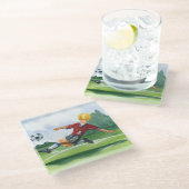 Fußball-Spieler spielen einen Ball von Jay Throckm Glasuntersetzer (Schrägansicht)