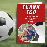 Fußball-Trainer Fußball Ball Rotes Foto Dankeskarte<br><div class="desc">Gray Fußball Fußball Coach Fußball Ball Red Foto Danke Karte. Fußball Dankeschön Coachcard mit ovalem Foto,  Coachname,  Teamname,  Jahr,  Spielername. Personalisiertes Foto danke Ihnen Karte - fügen Sie Ihr Foto in die Vorlage. Vielen Dank für die Karte für die Fußballmannschaft Coach!</div>