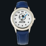Fußball-Uhr für Kinder mit personalisiertem Namen Armbanduhr<br><div class="desc">Fußball-Ball-Uhr für Kinder mit personalisiertem Namen drucken Persönliche Armbanduhren für Fußballspieler und Fans. Niedliche Geburtstag Geschenkidee für Jungen und Mädchen. Erhältlich in Blau, Rosa, Rot etc. Sportliches Design mit nummerierter Wählplatte. Niedliche Mannschaft bevorzugen Geschenkidee als Fußball-Coach oder Fußball Mama / Papa geben. Machen Sie sich ein für Sohn, Bruder, Enkel,...</div>