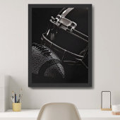Fußball und Helmschwarzes monochromes Foto Poster
