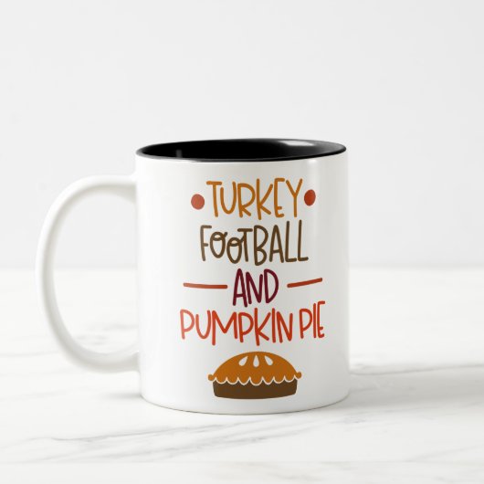 Fußball und Kürbiskuchen Zweifarbige Tasse (Links)