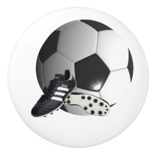 Fußball und Schuhe, Knoblauch Gezeichnet. Keramikknauf