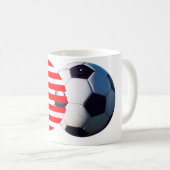 Fußball & USA Flag MUSEUM Zazzle Kaffeetasse (VorderseiteRechts)