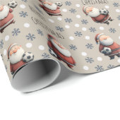 Fußball-Weihnachtsmann auf Vanille Geschenkpapier (Rolleneckpunkt)