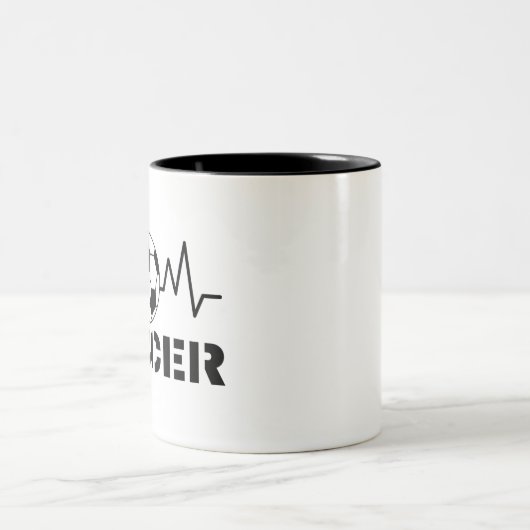 Fußball Zweifarbige Tasse (Mittel)