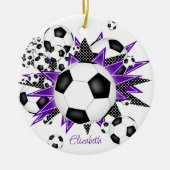 Fußballbälle mit lila schwarzen Sternen spielen Keramik Ornament (Vorne)