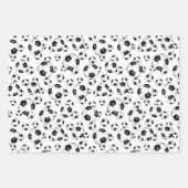 Fußballbälle Sport Muster rot Mannschaftsfarben Geschenkpapier Set (Vorderseite 3)