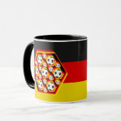 Fussbälle in glühenden Waben Tasse (Vorderseite Links)