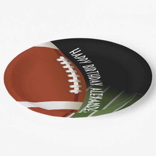 Fußballfeld Glückwunsch zum Geburtstag Personalisi Pappteller (Schrägansicht)