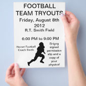 Fußballmannschaft versucht sich zu melden flyer (Hand)