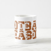 Fußballsaison Typografie Kaffeetasse (Mittel)