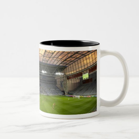 Fußballspiel, Forsyth Barr Stadium, Dunedin Zweifarbige Tasse (Rechts)