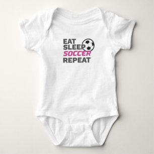 Fußballspieler essen Schlafsoccer Wiederholung Fuß Baby Strampler