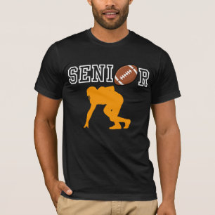 Fußballspieler in höherem Alter mit orangener Silh T-Shirt