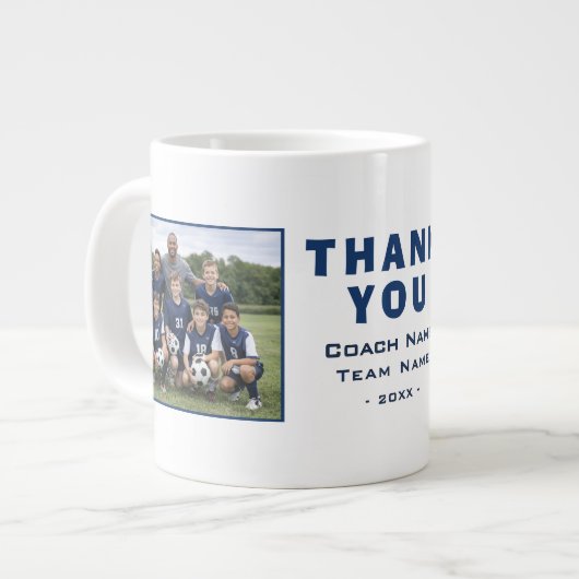 Fußballtrainer Danke Teamfoto Jumbo-Tasse (Vorderseite Links)