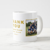 Fußballtrainer Danke Teamfoto Jumbo-Tasse (Vorderseite Rechts)