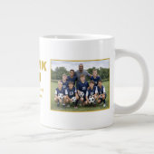 Fußballtrainer Danke Teamfoto Jumbo-Tasse (Rechts)