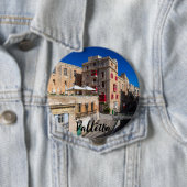 Fußgängerbrücke, schmale Straße mit Treppe in Vall Button (Beispiel)