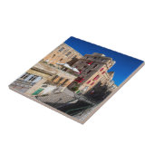 Fußgängerbrücke, schmale Straße mit Treppe in Vall Fliese (Seite)