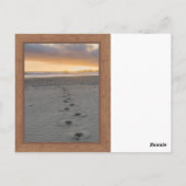 Fußspuren auf den Sandkarten Postkarte (Rückseite)