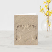 Fußspuren im Sand am Strand Karte (Gelbe Blume)