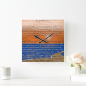 Fußspuren im Sandgedicht Quadratische Wanduhr (Zuhause)