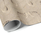 Fußspuren im Sandstrand Geschenkpapier (Rolleneckpunkt)