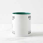 Futtermittel ist kein Hobby-Pilzjäger, der auf der Tasse (Zentrum)