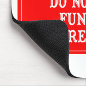 Füttern Sie nicht die Begräbnis- Direktoren Mousepad (Ecke)