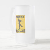 Füttern Sie nicht die Zombies Mattglas Bierglas (Vorderseite Links)