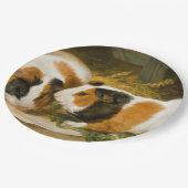 Fütternd Guinea von Haustieren (von James Ward) Pappteller (Schrägansicht)