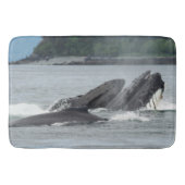 Fütternd Humpbackwale Badematte (Vorderseite)