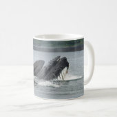 Fütternd Humpbackwale Kaffeetasse (VorderseiteRechts)
