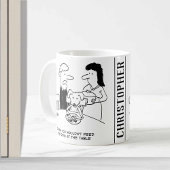 Füttre eines Hundes am Tisch. Funny Kaffeetasse