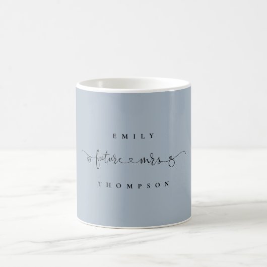 Future Mrs. Heart Ring Script Dusty Blue Kaffeetasse (Mittel)