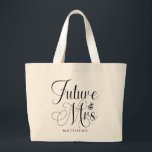 Future Mrs. Individuelle Name Wedding Tote Bag Jumbo Stoffbeutel<br><div class="desc">Zukünftige Frau Individuelle Name Wedding Tote Bag - Custom Tote Tasche bietet moderne Skripttypografie und ist mit Ihrem zukünftigen Nachnamen personalisiert. Schriftart wird mit einem Verlobung-Ring betont. Schwarz-Weiß dargestellt.</div>