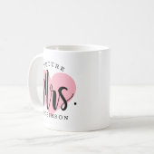 Future Mrs. Pink Heart Custom Wedding Monogram Kaffeetasse (Vorderseite Links)