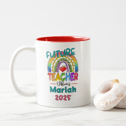 Future Teacher Personalized Zweifarbige Tasse (Mit Donut)
