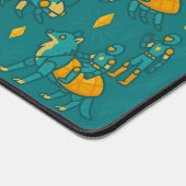 Futuristic Armored Beetle and Robot Companion Schreibtischunterlage (Ecke)