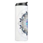 Futuristic Crystal Mandala – Geometric Tech Art Thermosbecher (Nach links gedreht)