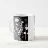 Futuristischer Chromroboter Kaffeetasse (Vorderseite Links)
