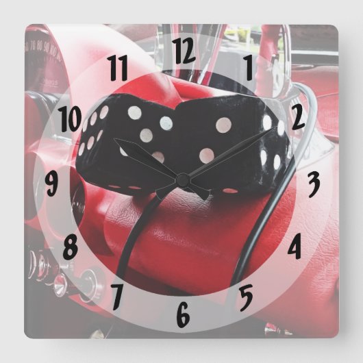 Fuzzy Dice in Chevy Quadratische Wanduhr (Vorderseite)