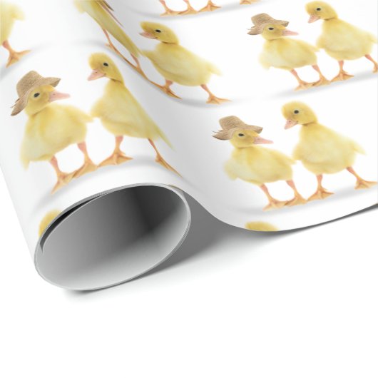 Fuzzy Duckling Couple auf Weiß Geschenkpapier (Rolleneckpunkt)