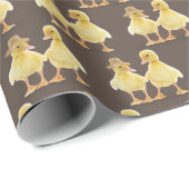 Fuzzy Duckling Couple on Brown Geschenkpapier (Rolleneckpunkt)