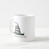 Fuzzy Express® Classic Gadsden Flag weiß Kaffeetasse (Vorderseite Links)