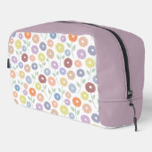 Fuzzy Flower Pattern Pastels on White Waschbeutel (Rechte Ecke)