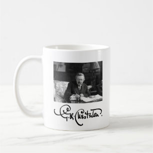 G. K. Chesterton am Arbeitsplatz Kaffeetasse