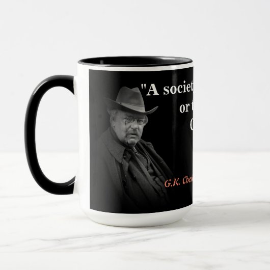 G.K. Zitat über eine Gesellschaft im Niedergang Tasse (Links)